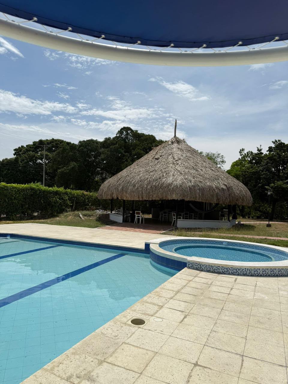Kiosco y zonas comunes del condominio